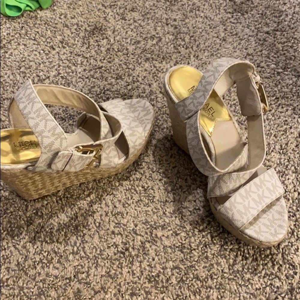 Platform sandals